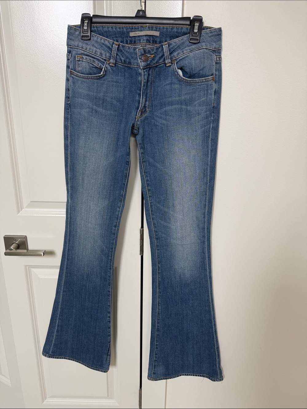 Vince Women's Blue Flared Jeans low rise - size 27